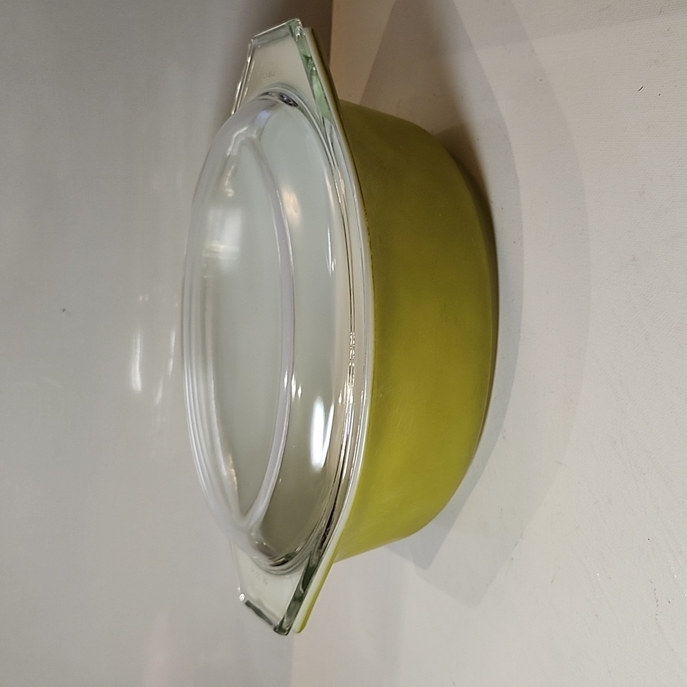Vintage Pyrex 043-1.5L USA  avocado green